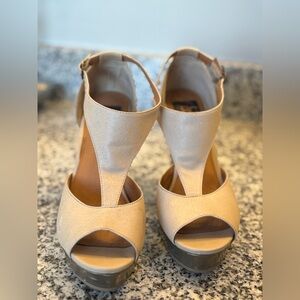 Elegant Beige Women's Sandals